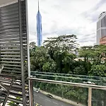 8 Klcc 5 Minutes To Jalan Alor Street Bukit Bintang Pavilion 10 Pax 3R2B