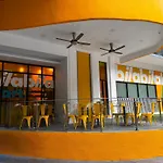 8 Klcc 5 Minutes To Jalan Alor Street Bukit Bintang Pavilion 10 Pax 3R2B