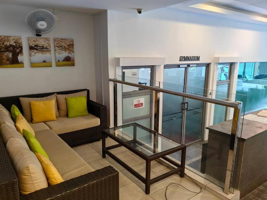 8 Klcc 5 Minutes To Jalan Alor Street Bukit Bintang Pavilion 10 Pax 3r2b