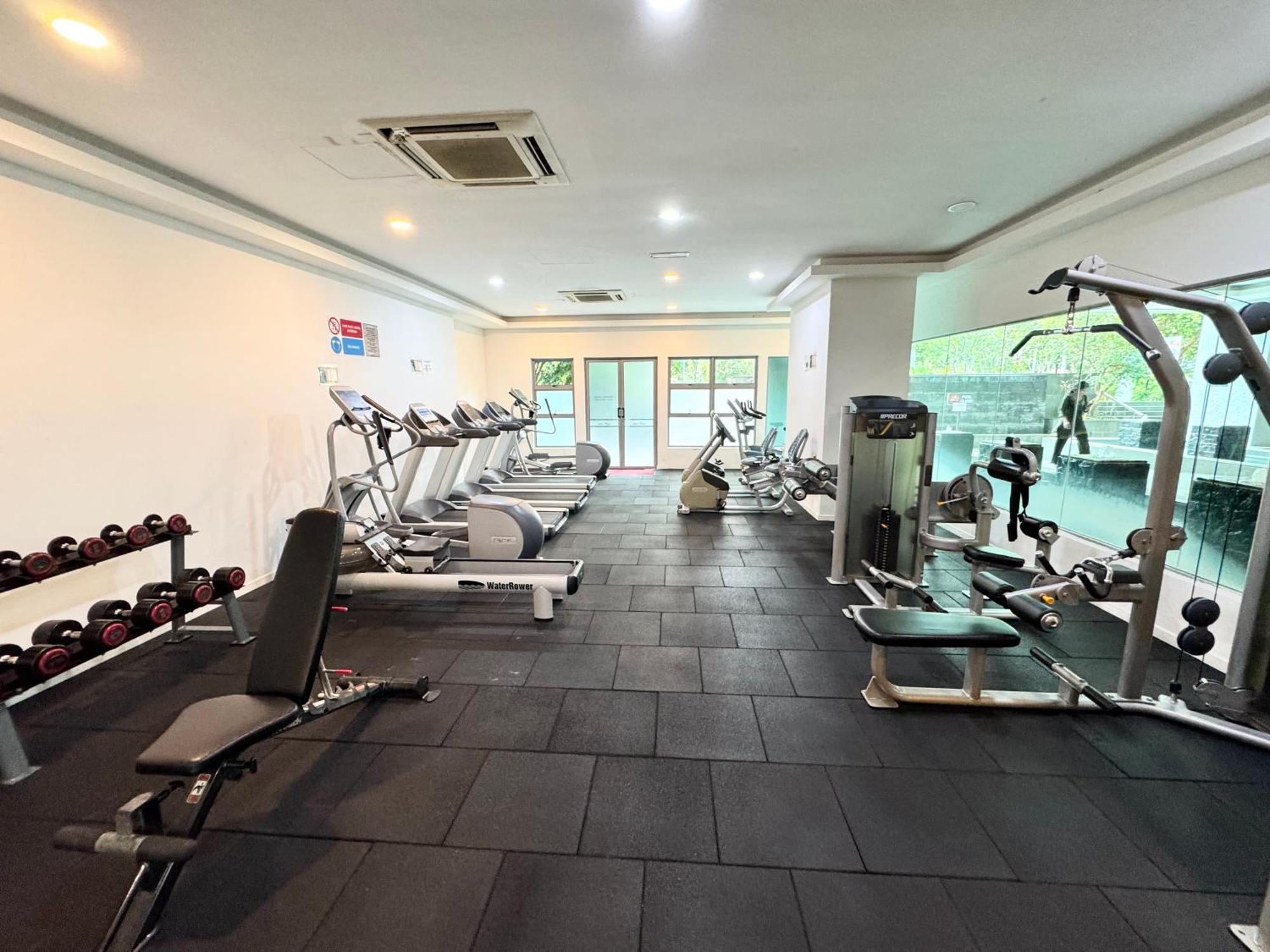 Pangsapuri 8 Klcc 5 Minutes To Jalan Alor Street Bukit Bintang Pavilion 10 Pax 3r2b Kuala Lumpur