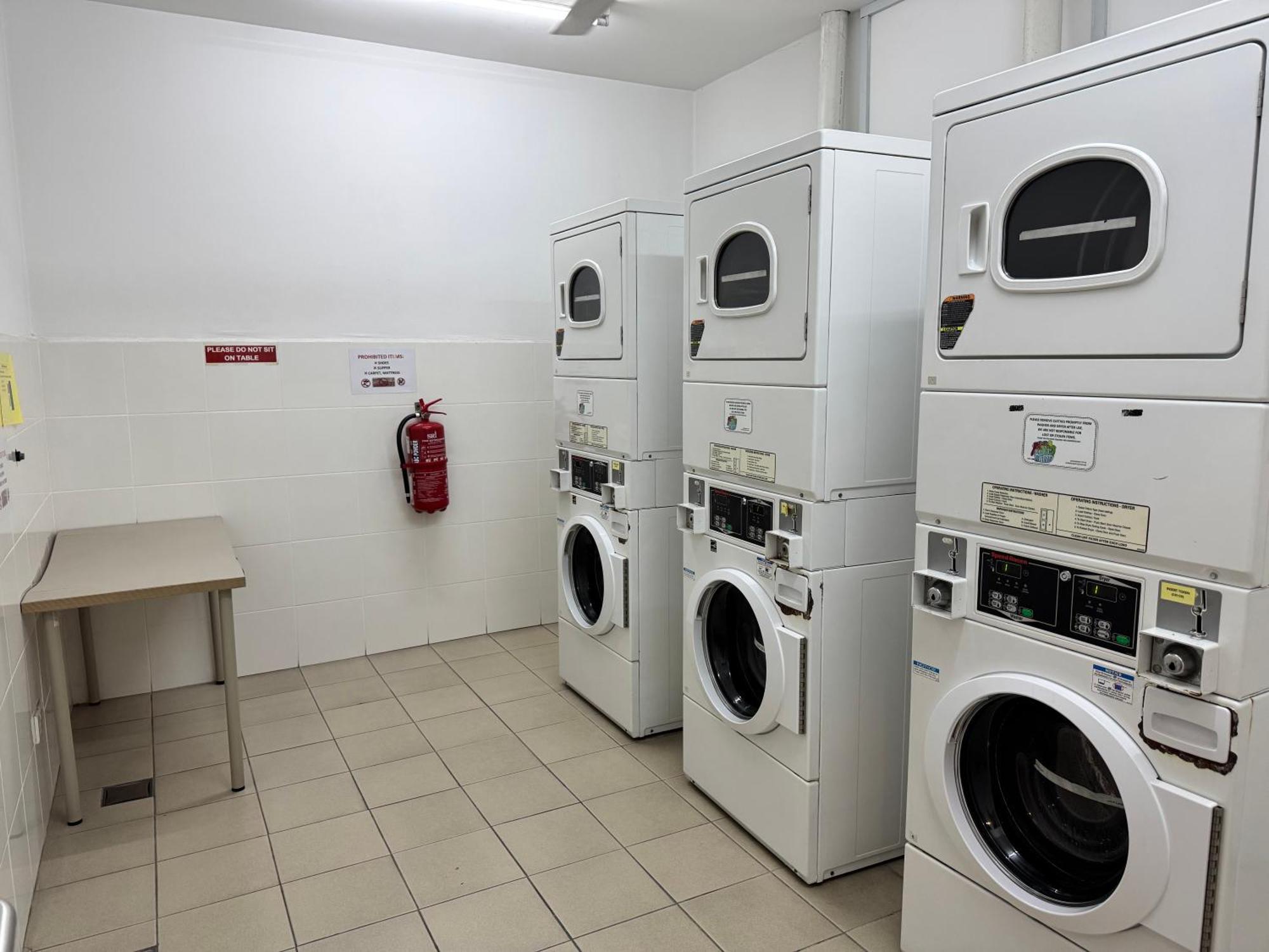 Pangsapuri 8 Klcc 5 Minutes To Jalan Alor Street Bukit Bintang Pavilion 10 Pax 3r2b
