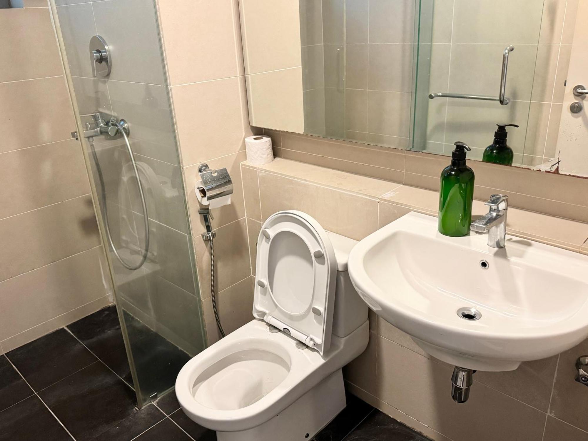 8 Klcc 5 Minutes To Jalan Alor Street Bukit Bintang Pavilion 10 Pax 3r2b Pangsapuri